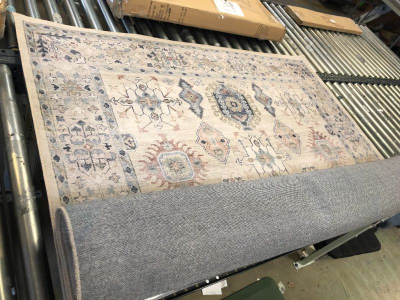 Photo 1 of 5'X7' AREA RUG