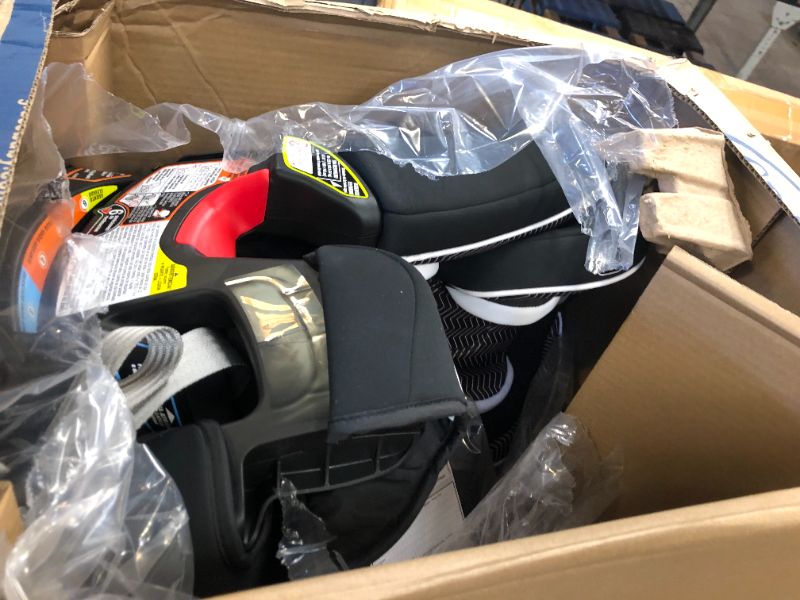 Photo 1 of Graco 4Ever DLX 4 in 1 Car Seat, Infant to Toddler Car Seat, with 10 Years of Use, Zagg

