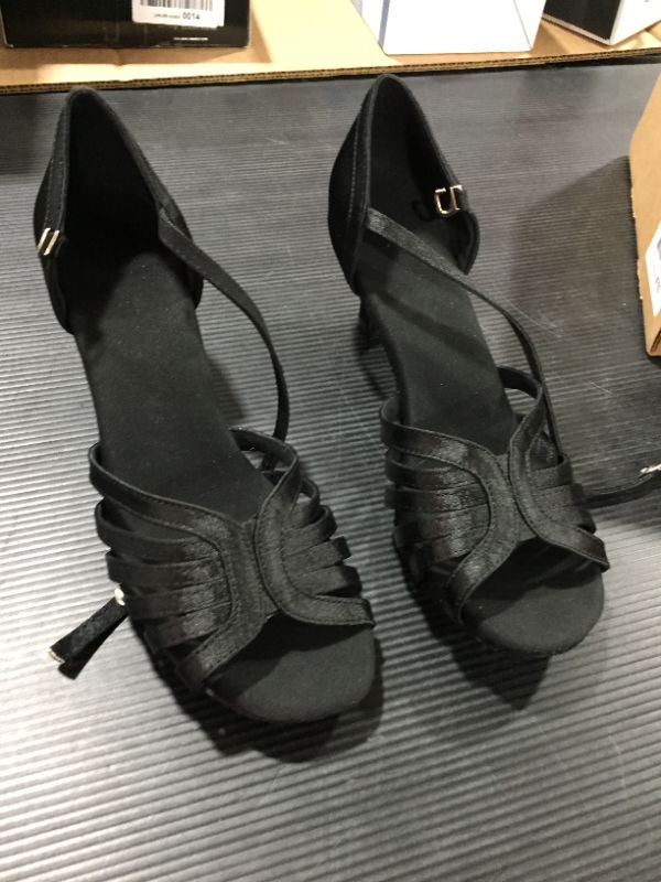 Photo 1 of WOMEN'S HEELS, BLACK. SIZE 41