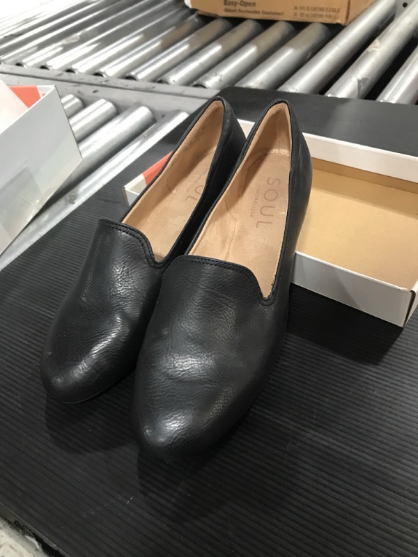 Photo 1 of Black shoes. Unknow Size ( possibly 7 - 8)