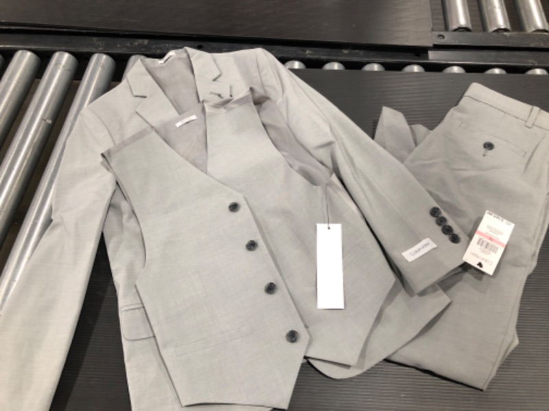 Photo 1 of Calvin Klein Boys' 3-Piece Formal Suit Set
SIZE 10