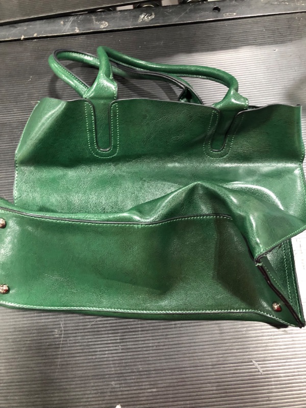 Photo 1 of GREEN HANDBAG 
