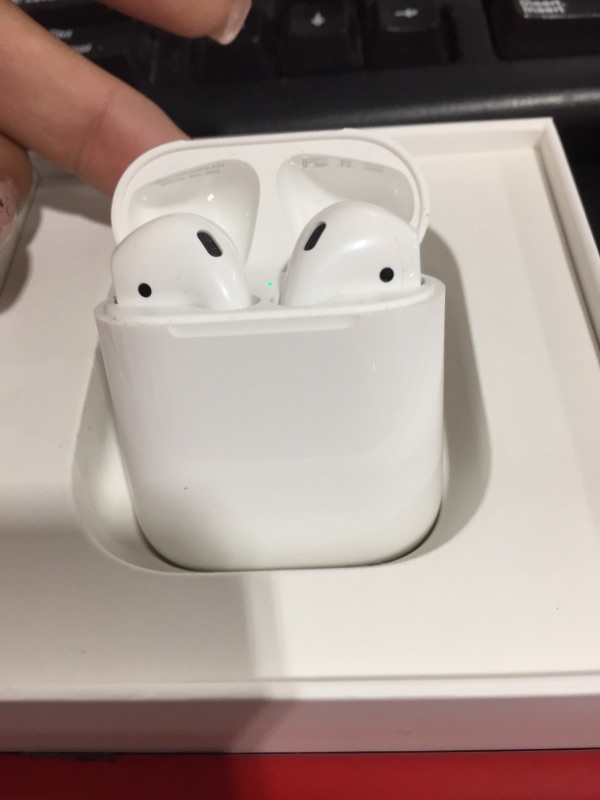 Photo 3 of Apple AirPods with Charging Case