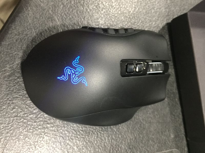 Photo 2 of Razer - Naga Pro Wireless Optical with Interchangeable Side Plates in 2, 6, 12 Button Configurations Gaming Mouse - Black
