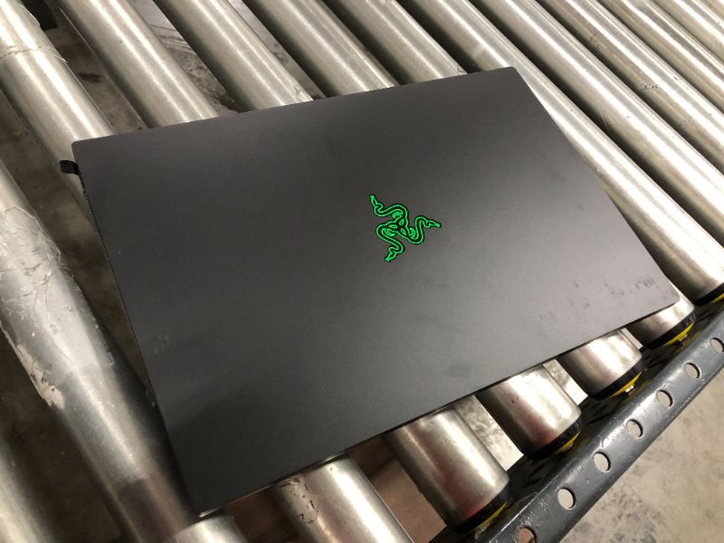 Photo 4 of Razer - Blade 15 Base - 15.6" Gaming Laptop - Intel Core i7 - 16GB Memory - NVIDIA GeForce RTX 2060 - 512GB SSD - Black
