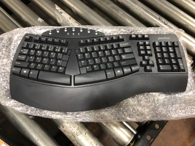 Photo 2 of PERIBOARD-612, 2.4GHz & Bluetooth Split Ergonomic Keyboard for Windows & Mac OS
