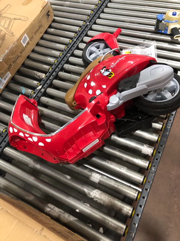 Photo 3 of Kid Trax Toddler Minnie Mouse Vespa Scooter Electric Ride On Toy, 3-5 Years Old, 6 Volt, Max Weight 60 lbs, Red (KT1583AZ)
