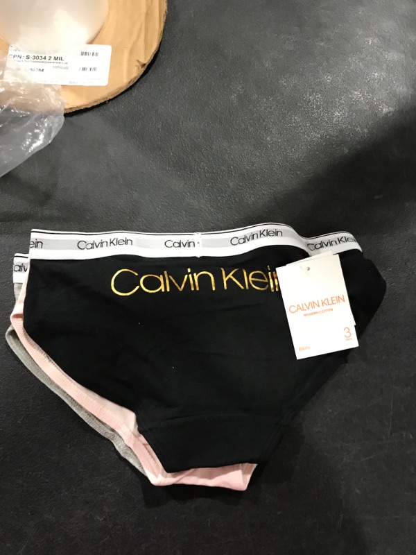 Photo 2 of Calvin Klein Girls' Modern Cotton Bikini Panty
SIZE 10-12 