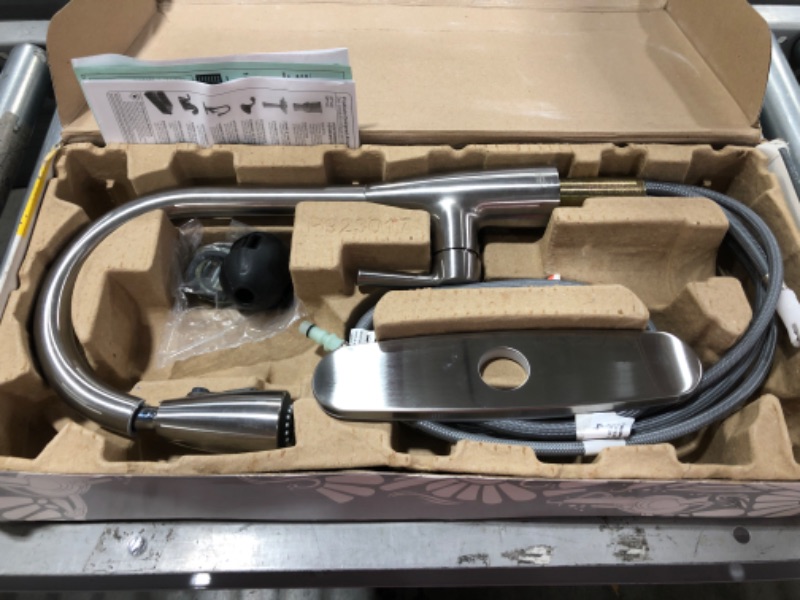 Photo 3 of AMERICAN STANDARD Fairbury 2S Single-Handle Pull-Down Sprayer Kitchen Faucet in Stainless Steel. OPEN BOX. PRIOR USE.
