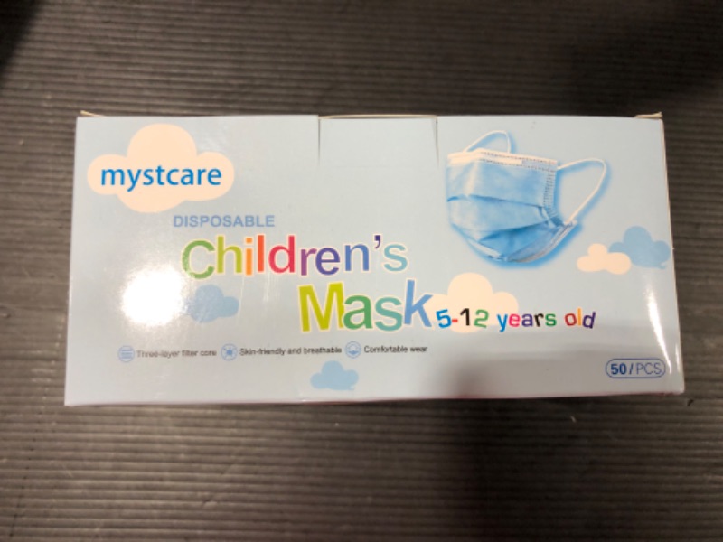 Photo 2 of KIDS DISPOSABLE FACE MASKS 50PCS