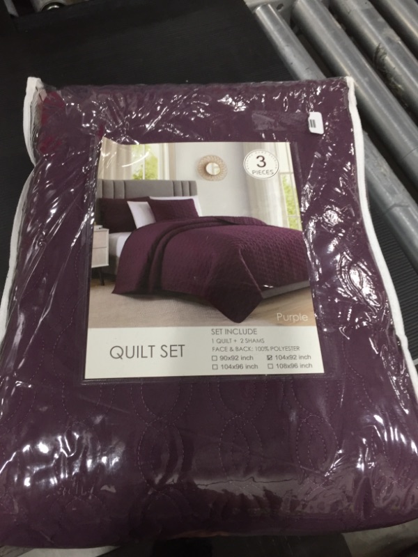 Photo 2 of 3 Piece Purple Quilt Set, King Size