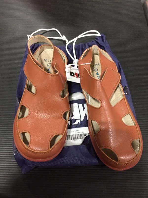 Photo 1 of DADAWEN Unisex Sandals, Size 37