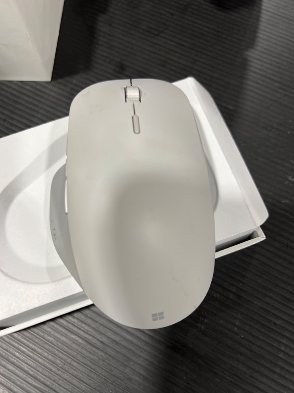 Photo 2 of Microsoft Surface Precision Mouse, Light Grey
