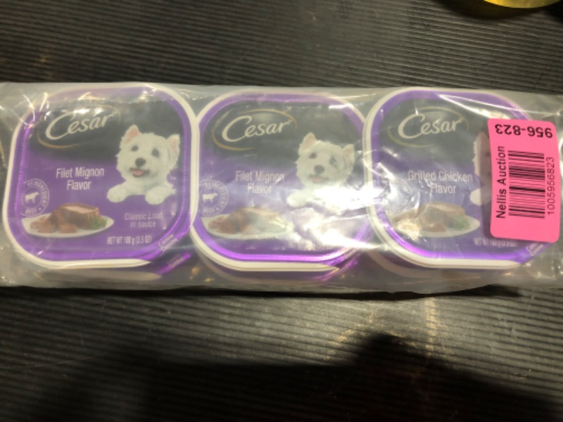 Photo 2 of (6) Cesar Canine Cuisine Filet Mignon Flavor Dog Food Trays, 3.5 Oz Best By 01/17/2023