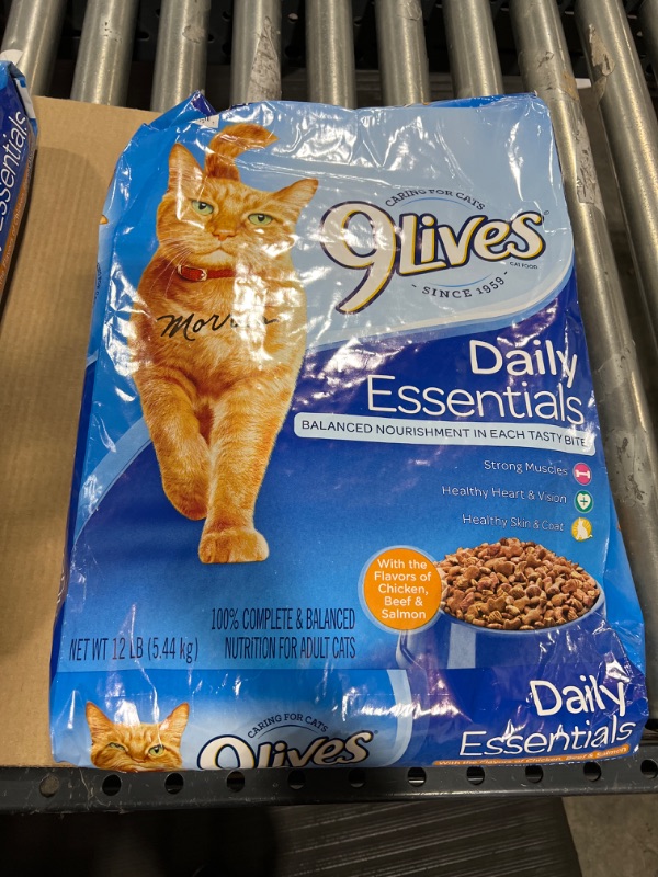 Photo 2 of 9Lives Dry Cat Food EXP. 05 27 2022
