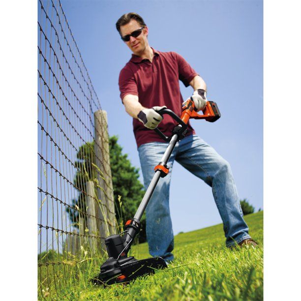 Photo 2 of BLACK+DECKER LCC140 40V MAX* Lithium-Ion Cordless String Trimmer & Sweeper Combo Kit
