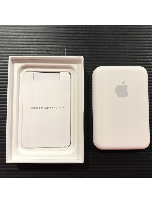 Photo 9 of Apple MagSafe Battery Pack [White]