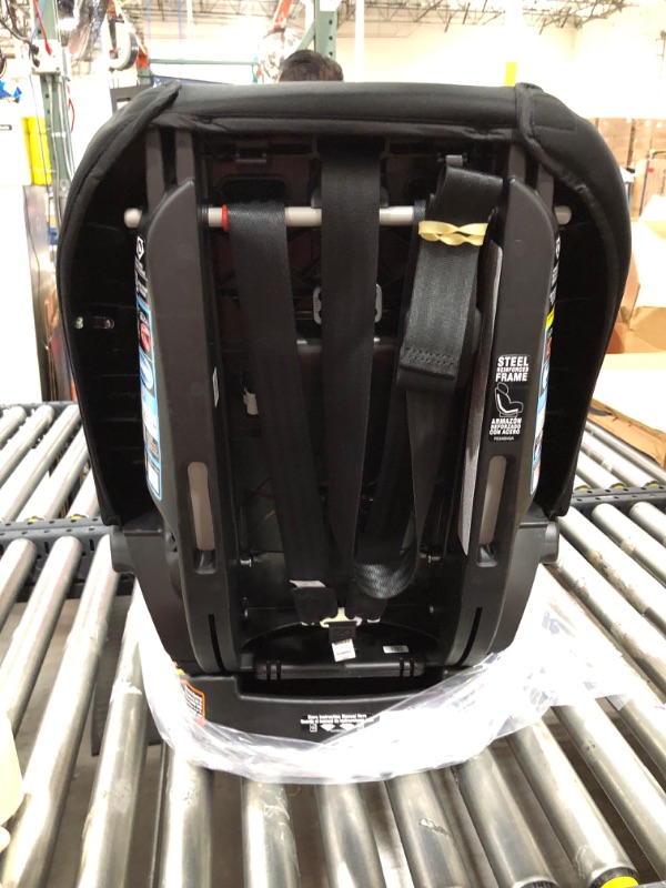 Photo 4 of Graco 4Ever DLX 4-in-1 Convertible Car Seat

