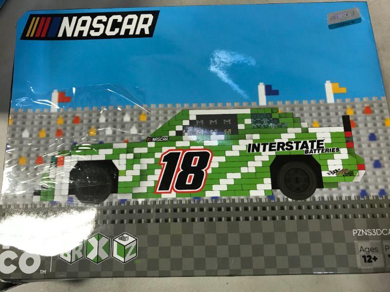 Photo 2 of FOCO BRXLZ NASCAR #18 Kyle Busch Race Car 3-D Construction Toy
MINOR DAMAGES TO PACKAGING 