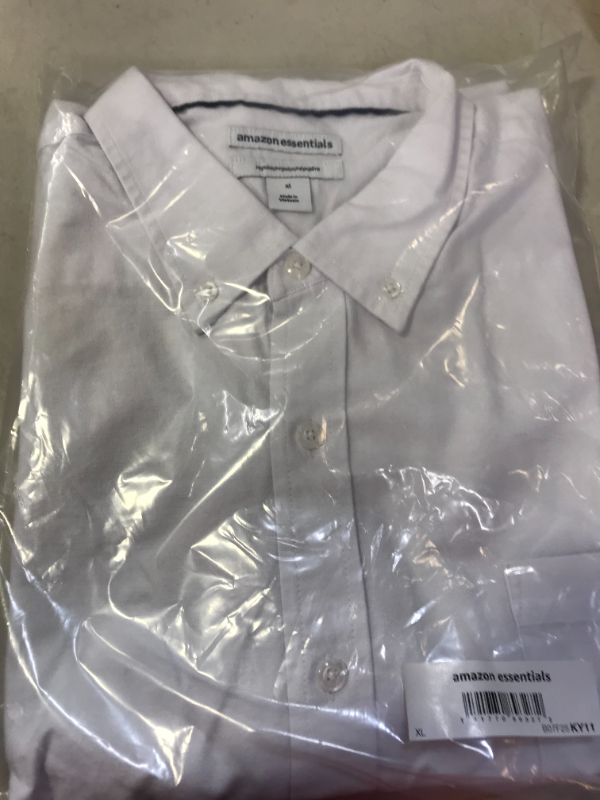 Photo 2 of Amazon Essentials Men's Regular-Fit Short-Sleeve Pocket Oxford Shirt XL