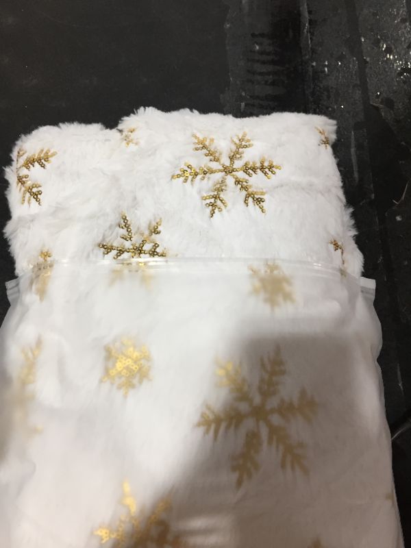 Photo 2 of Christmas Tree Skirt - 48 Inches Large Snowy White Faux Fur Tree Skirt with Golden Snowy Pattern for Christmas Decorations Indoor Outdoor
