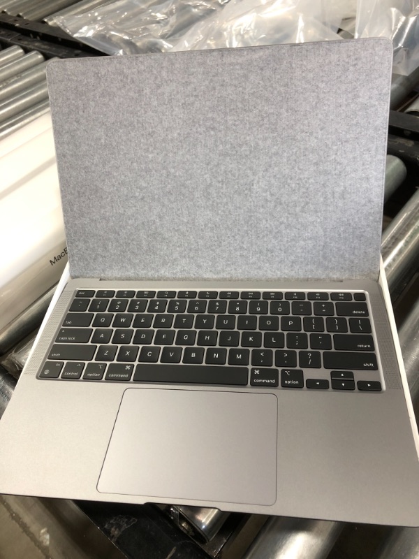 Photo 8 of 2020 Apple MacBook Air Laptop: Apple M1 Chip, 13” Retina Display, 8GB RAM, 256GB SSD Storage, Backlit Keyboard, FaceTime HD Camera, Touch ID. Works with iPhone/iPad; Space Gray (FACTORY SESLED, OPENED TO TEST )