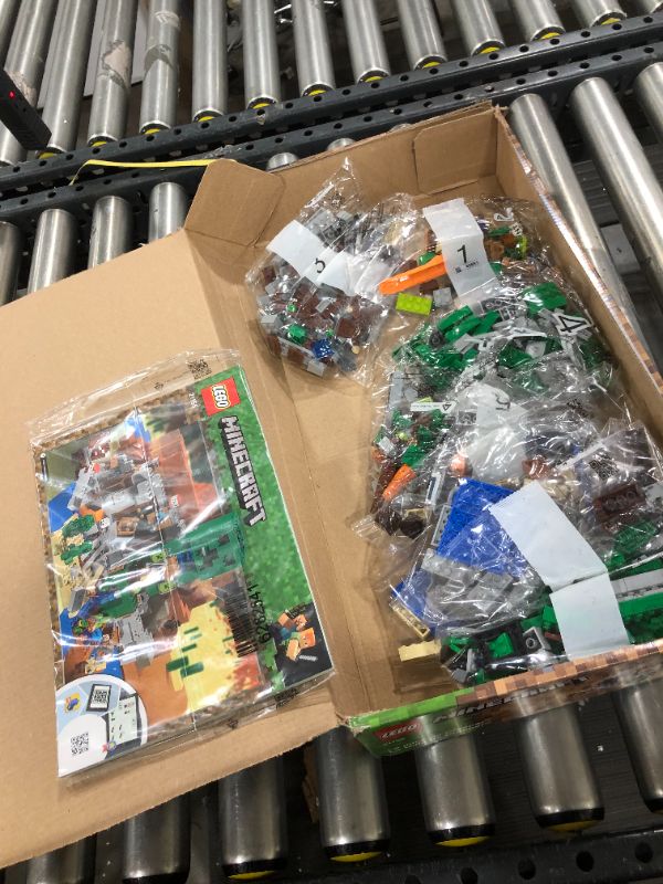 Photo 2 of LEGO Minecraft the Creeper Mine 21155 Building Kit (834 Pieces)
