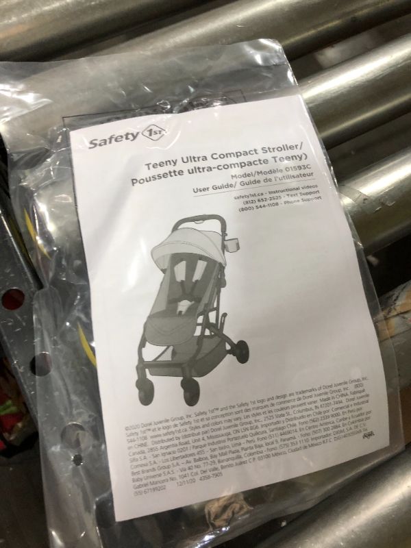 Photo 2 of Safety 1st Teeny Ultra Compact Stroller
