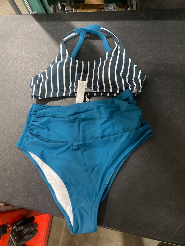 Photo 1 of women's bathing suit set, size XL