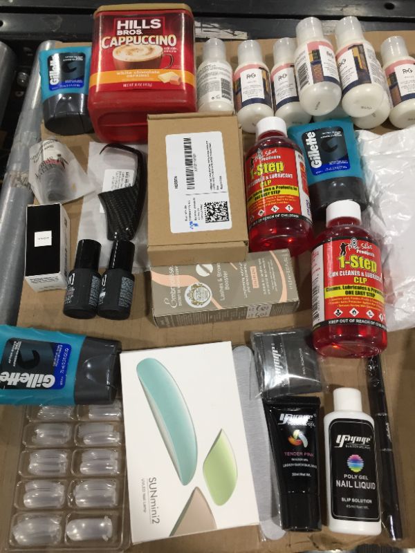 Photo 4 of Box lot - misc items 