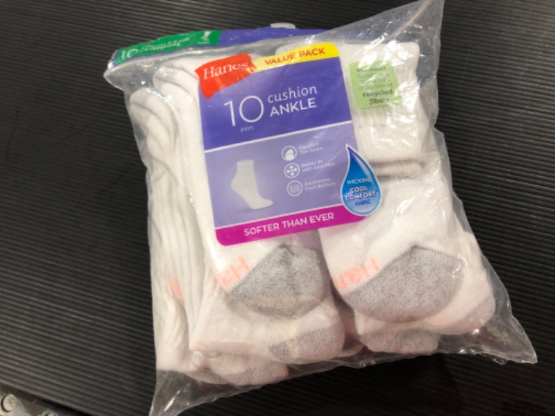 Photo 2 of Hanes Women's 10-Pair Value Pack Ankle Socks
8-12