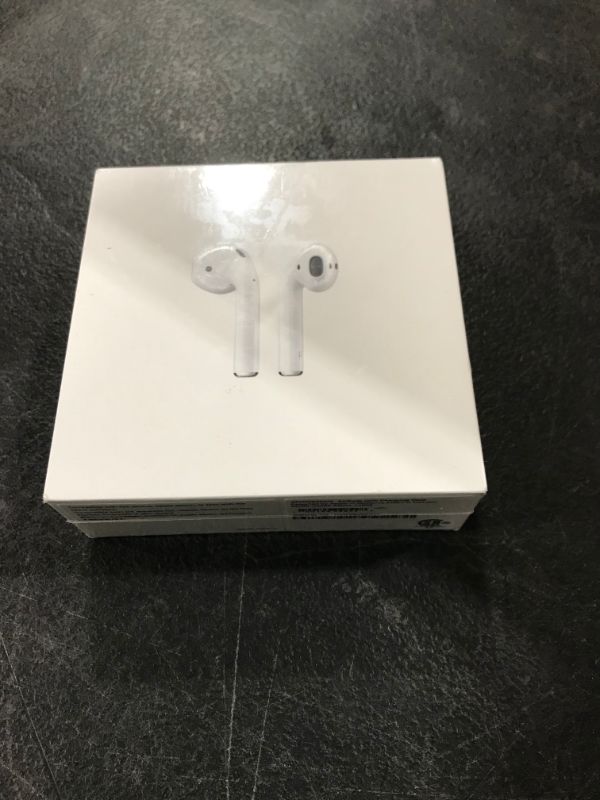 Photo 2 of Apple AirPods (2nd Generation)
