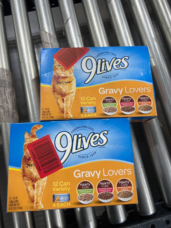 Photo 2 of 9 Lives 12 Count 5.5 Oz Gravy Lovers Variety Pack Cat Food 2pck Exp.03/05/22