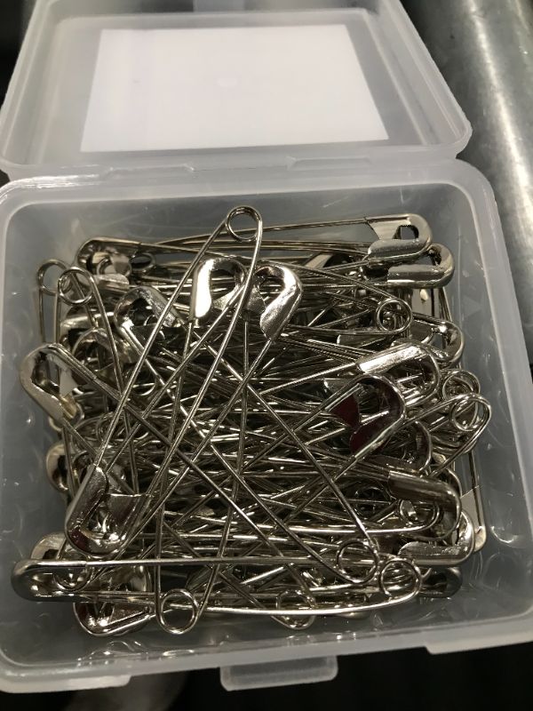 Photo 2 of 100Pcs-3inch Stainless Steel Safety Pins,Safety Pins Bulk Metal Silver Sewing Pins Clothing Clips Tool 75mm Decorative Safety pins (3" 100pcs)
