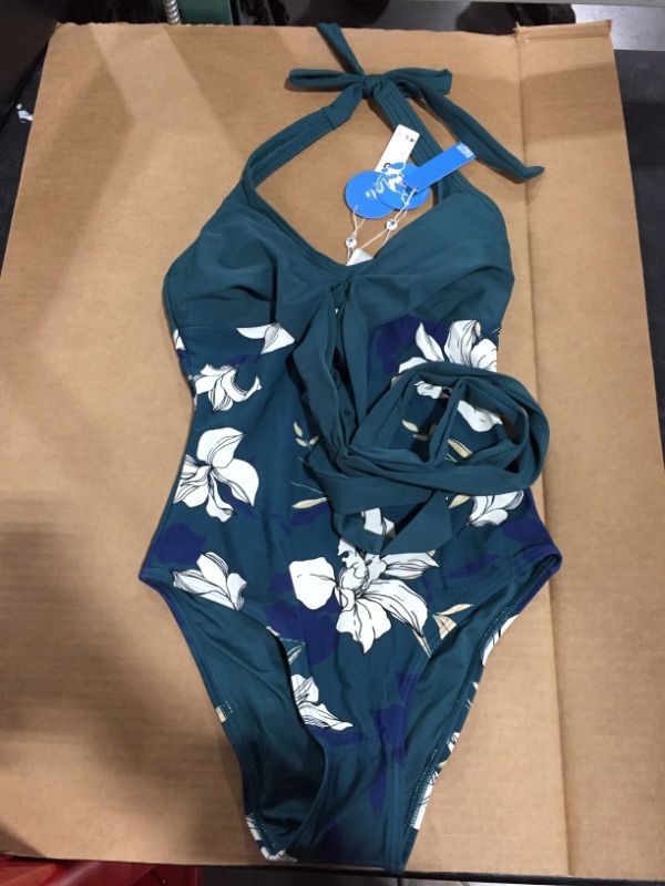 Photo 2 of CUPSHE Charmed Romance Crossover One Piece Swimsuit (XS)
