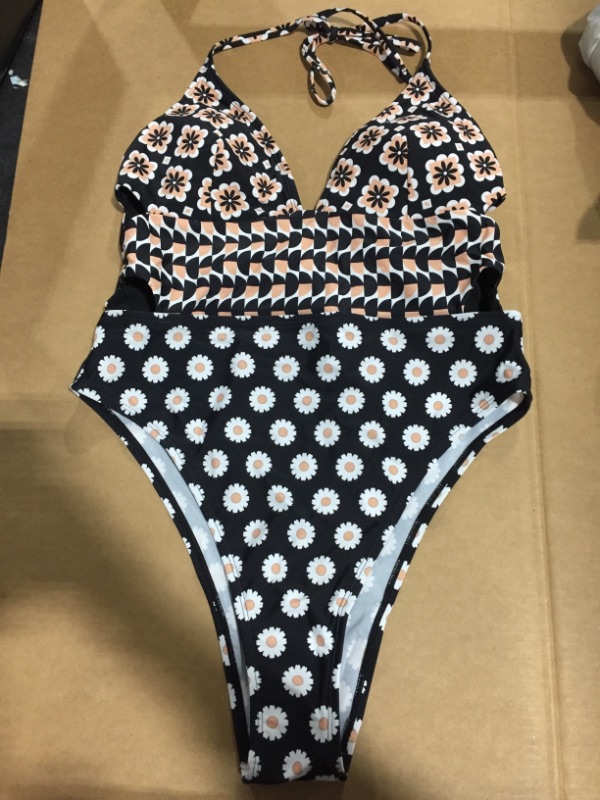 Photo 2 of Soleil Geo Geometric One Piece Swimsuit (L)
