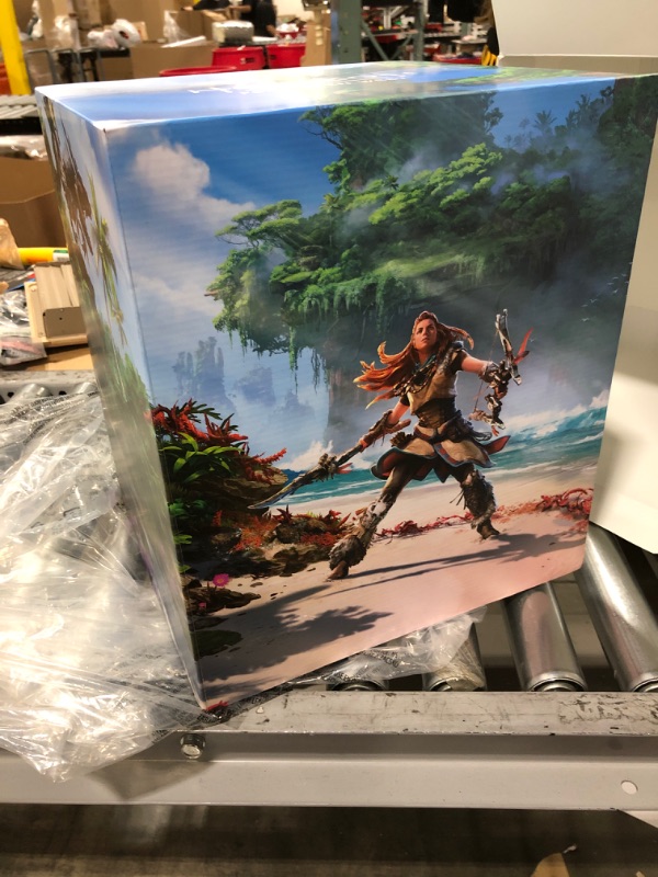 Photo 3 of Horizon Forbidden West Collector's Edition - PS4 and PS5 Entitlements
