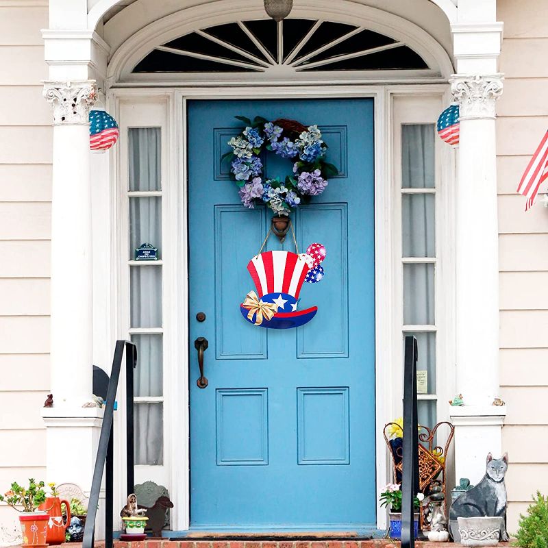 Photo 1 of 4th of July USA Hanging Wooden Door Sign Uncle Sam Patriotic Hat Wall Decor Hanging Wreath Sign Welcome Sign Perfect For Independence Day Memorial Day Patriotic Decoration Farmhouse,Porch,Garden,Front Door?11.8 X 11.8 inch)