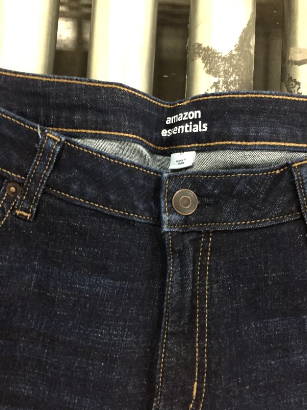 Photo 3 of Amazon Essentials Women's 5" Denim Short
SIZE 12