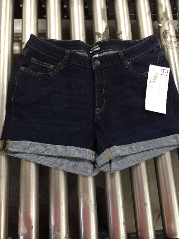 Photo 2 of Amazon Essentials Women's 5" Denim Short
SIZE 12