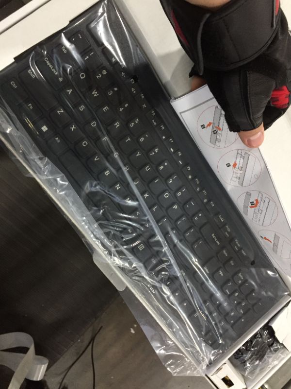 Photo 1 of Lenovo 510 Wireless Keyboard & Mouse Combo, 2.4 GHz Nano USB Receiver, Full Size, Island Key Design, Left or Right Hand, 1200 DPI Optical Mouse, GX30N81775, Black