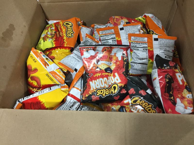 Photo 1 of 40ct hot Cheetos 
bb 15 21