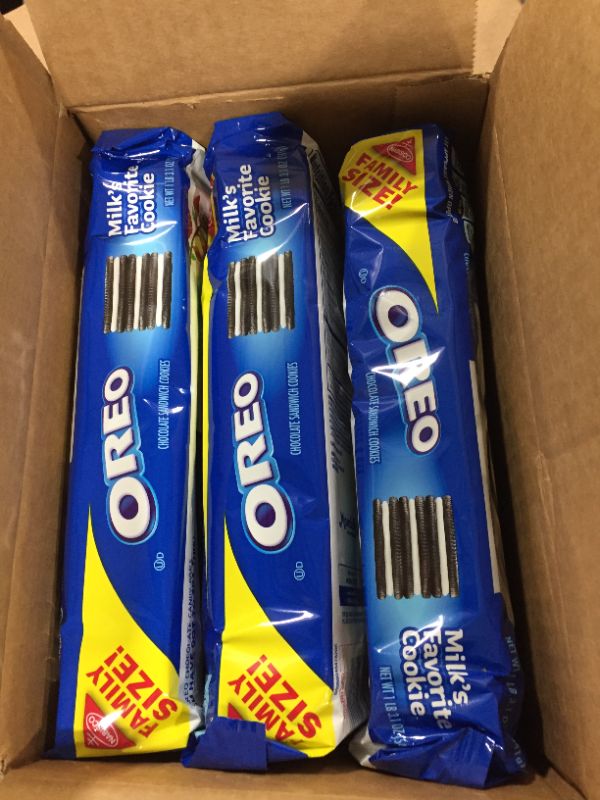 Photo 2 of  OREO Chocolate Sandwich Cookies Family Size - 19.1oz 3 pack 
bb nov 28 21

  