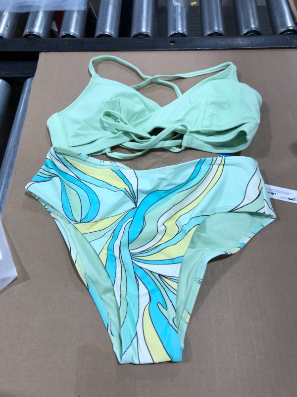 Photo 2 of Retro Dreaming Faux Wrap Bralette And Hipster Bikini Set SIZE M 
