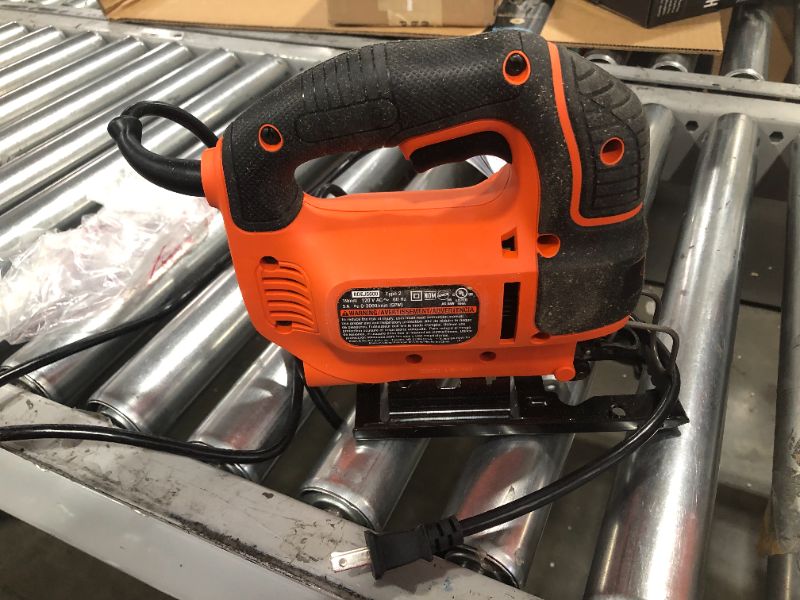 Photo 2 of BLACK AND DECKER BDEJS600C 5 Amp Jig Saw
