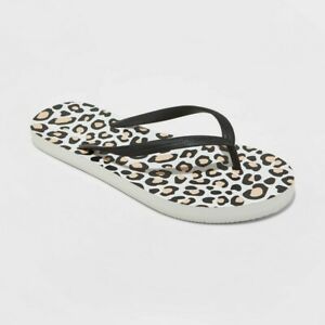 Photo 1 of 6pk Women's Brynn Leopard Print Flip Flop Sandals - Shade & Shore Tan 8