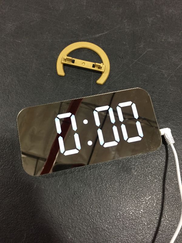 Photo 2 of  6.5inch LED Digital Chargable Mirror Alarm Clock Snooze Electronic Alarm Clock Automantic Dimming Mirror With Dual USB Gold Color