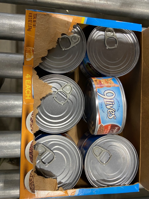 Photo 1 of 9Lives Variety Pack Favorites Wet Cat Food, 5.5 Ounce Cans
