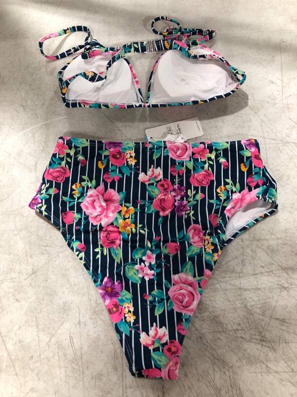 Photo 2 of CUPSHE WOMEN'S FLORAL 2 PIECE SWIMSUIT. SIZE MEDIUM.