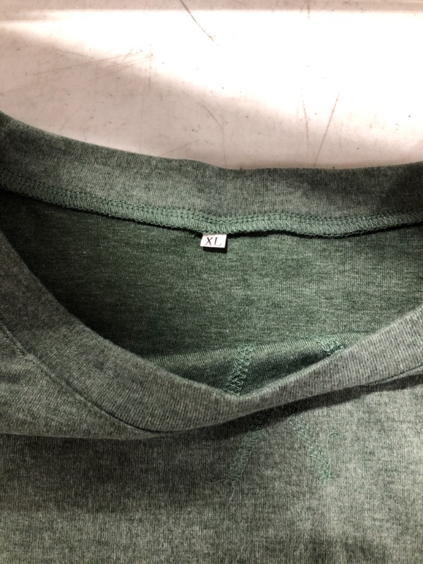 Photo 3 of WOMEN'S GREEN SWEATSUIT SET. SIZE XL.